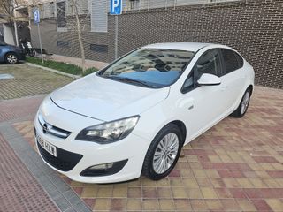 Opel Astra 1.7 CDTI 110CV EXCELLENCE 2014