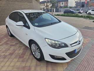 Opel Astra 1.7 CDTI 110CV EXCELLENCE 2014