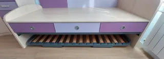 Cama nido, cajones y estante con cubos