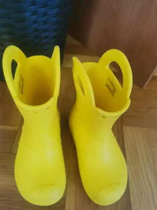 Botas de agua Crocs amarillas talla 25-26