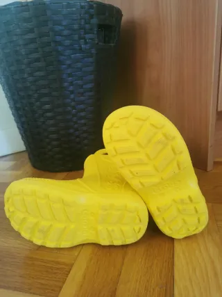Botas de agua Crocs amarillas talla 25-26