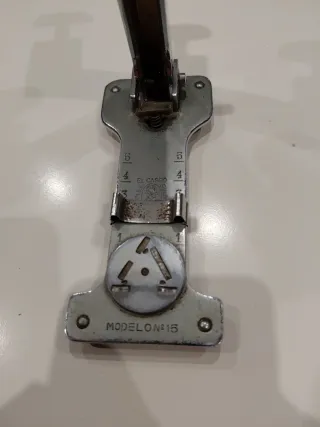 Grapadora y perforadora de metal