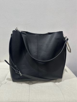 Bolso shopper Parfois negro con neceser