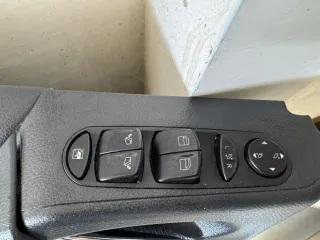 Paneles Puerta Mercedes Viano W639