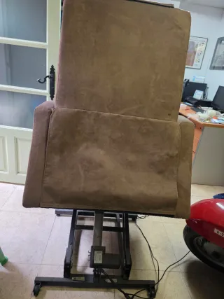 Sillón eléctrico reclinable y levanta personas