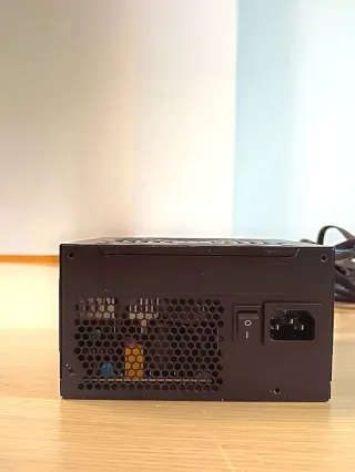 Fuente 650 W Corsair CV650 Fuente Alimentación