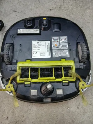 LG HOM-BOT VR64607LV aspirapolvere robot