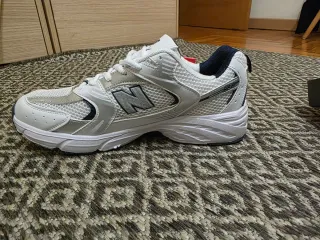 New Balance Talla 43 Plata/Blanco Sin Estrenar