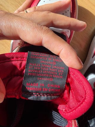 Zapatillas Jordan Rojas y Blancas