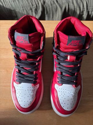 Zapatillas Jordan Rojas y Blancas