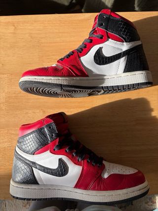 Zapatillas Jordan Rojas y Blancas