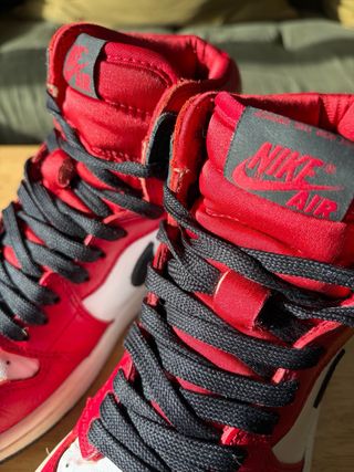 Zapatillas Jordan Rojas y Blancas