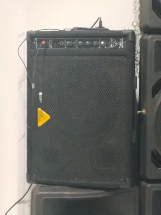 Altavoz Behringer Negro