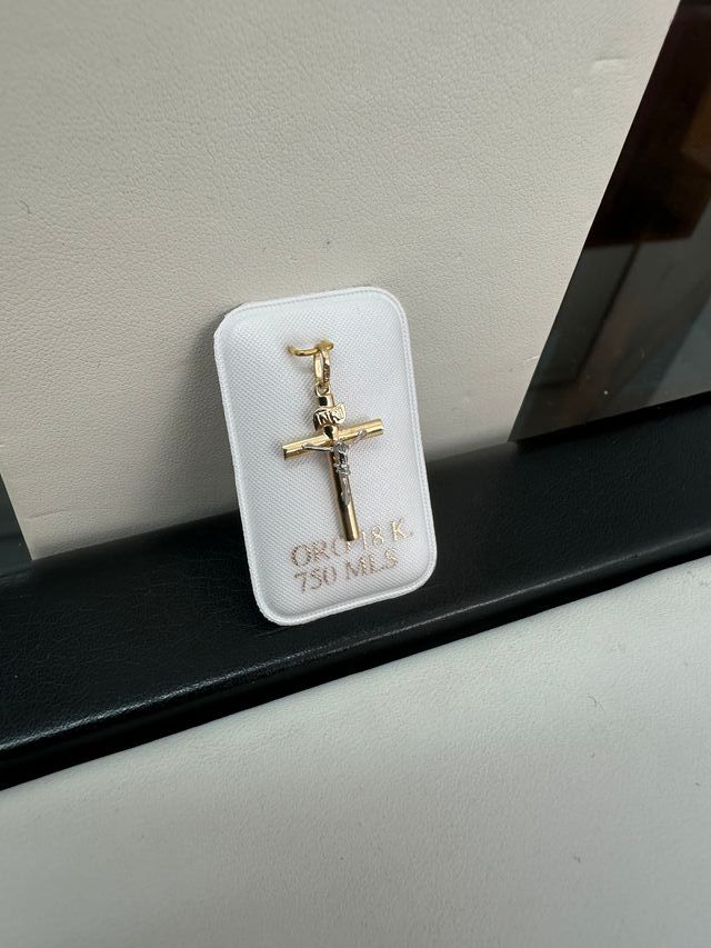 Cruz Oro 18K Bicolor Cristo INRI