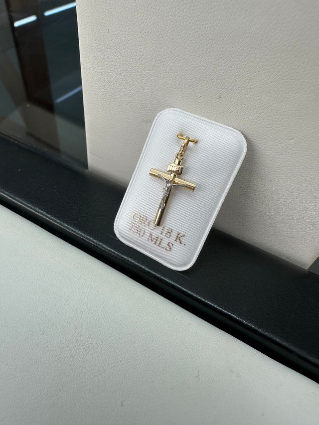 Cruz Oro 18K Bicolor Cristo INRI