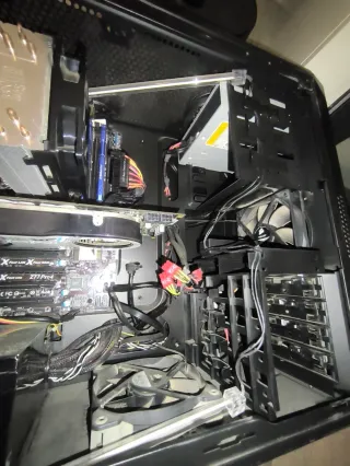 Ordenador PC Gaming be quiet! 700W