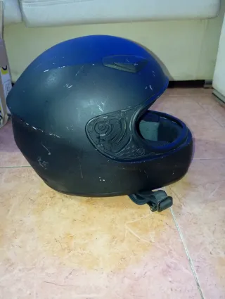 Casco negro