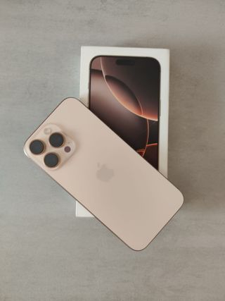 iPhone 16 Pro Max Dorado