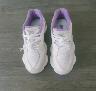Zapatillas New Balance Blancas y Moradas