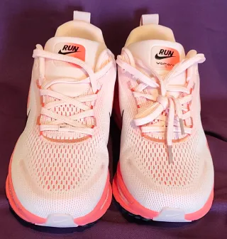 Deportivas Nike Vomero 18. NUEVAS A ESTRENAR!!