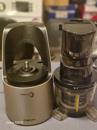Licuadora Essential Slow Juicer Chef Plus