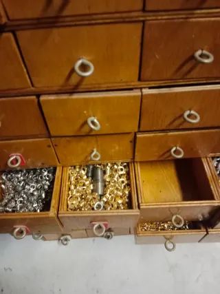 Remachadora y accesorios para bolsos