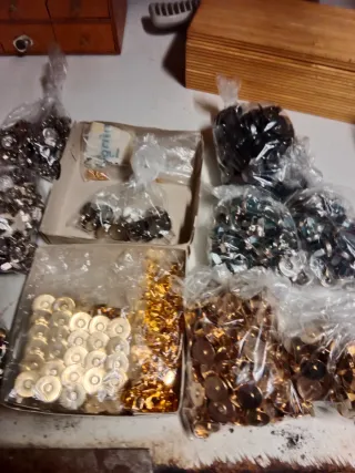 Remachadora y accesorios para bolsos