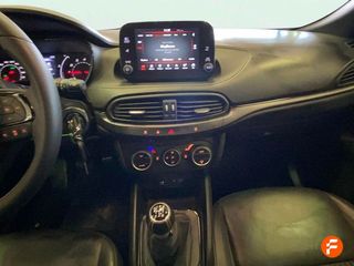 Fiat Tipo 1.4 16v Easy 70kW (95CV) gasolina 5p.