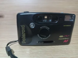 Cámara Polaroid AF con funda