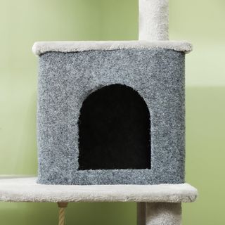 Árbol Rascador Multinivel Alto 132 Cm, Gimnasio para Gatos Con Casita, Cama para Gatos, Postes Rascadores, Plataforma, Cepillo y Pelota, Dispositivo Antivuelco, Gris Claro