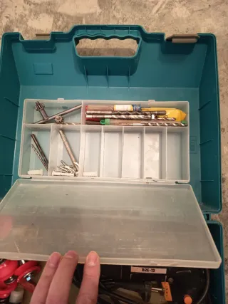 Taladro AEG B2E-13 con maletín