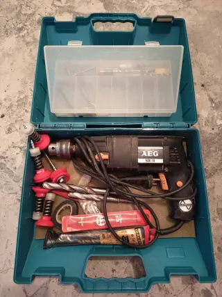 Taladro AEG B2E-13 con maletín