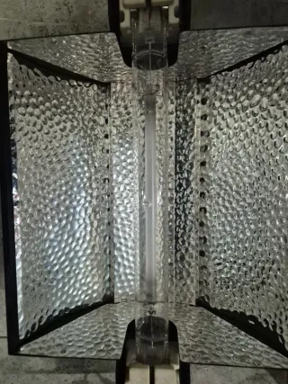 2 Reflectores y 2 Balastros Iluminación