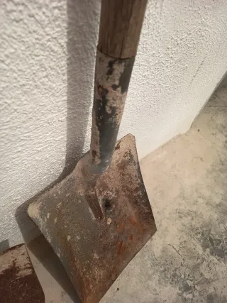 2 Palas de madera y metal