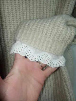 Jersey Jesei beige con cuello y manga