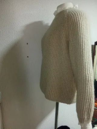 Jersey Jesei beige con cuello y manga