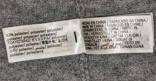 Vestido de punto gris cuello alto