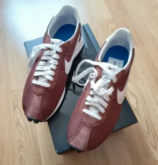 A ESTRENAR DEPORTIVAS NIKE T. 42,5 DE CABALLERO
