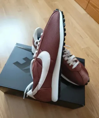 A ESTRENAR DEPORTIVAS NIKE T. 42,5 DE CABALLERO