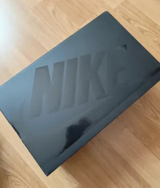 A ESTRENAR DEPORTIVAS NIKE T. 42,5 DE CABALLERO