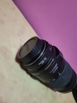 Canon 70‑300mm + parasol ET-65B + Filtro UV 58mm