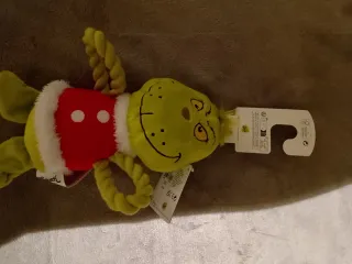 Peluche Grinch con traje rojo