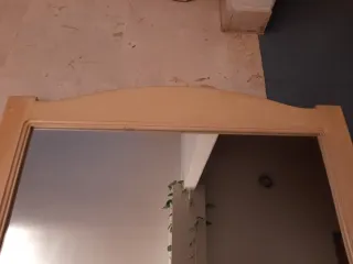 Espejo madera blanco roto hoy.Urge.