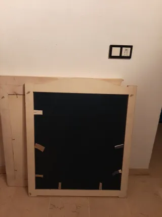 Espejo madera blanco roto hoy.Urge.