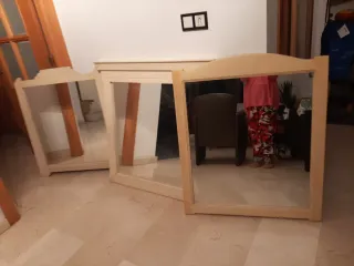 Espejo madera blanco roto hoy.Urge.