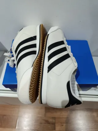 Zapatillas Adidas Talla 40.5 Blancas y Negras