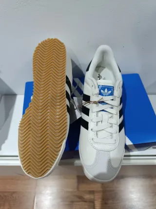 Zapatillas Adidas Talla 40.5 Blancas y Negras