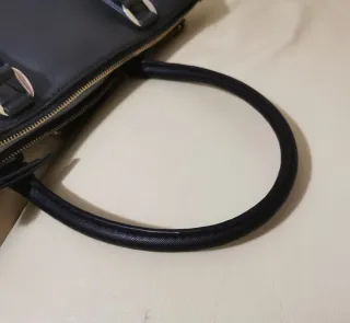 Borsa tote Guess nera e bianca
