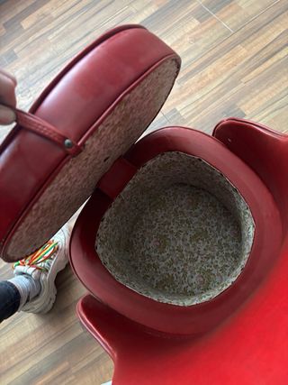 Poltrona rossa vintage in plastica