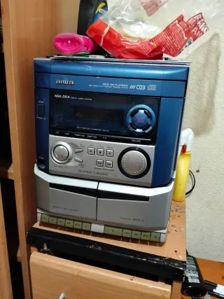Aiwa NSX-DR4 CD Radio Cassette